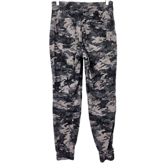 Spanx Stretch Mid Rise Twill Jogger Pants Black Wash Camo Women's Size M Cargo - Picture 3 of 13